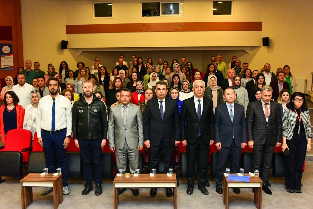 Kü'de Dijital Yerlilik Konferansı Yapıldı