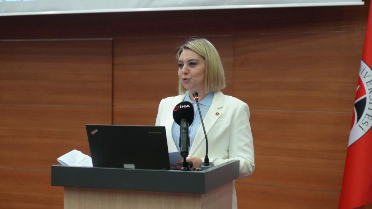 Kü’de Ulusal İklim Vizyonu Zirvesi Gençler Ve Bilim Dünyası Gelecek İçin Bir Araya Geldi (4)