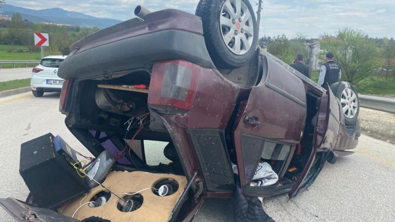 Mucizevi Kurtuluş Takla Atan Otomobilden Sağ Çıktı (2)
