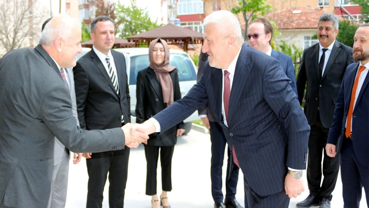 Sağlık Müdürü (2)
