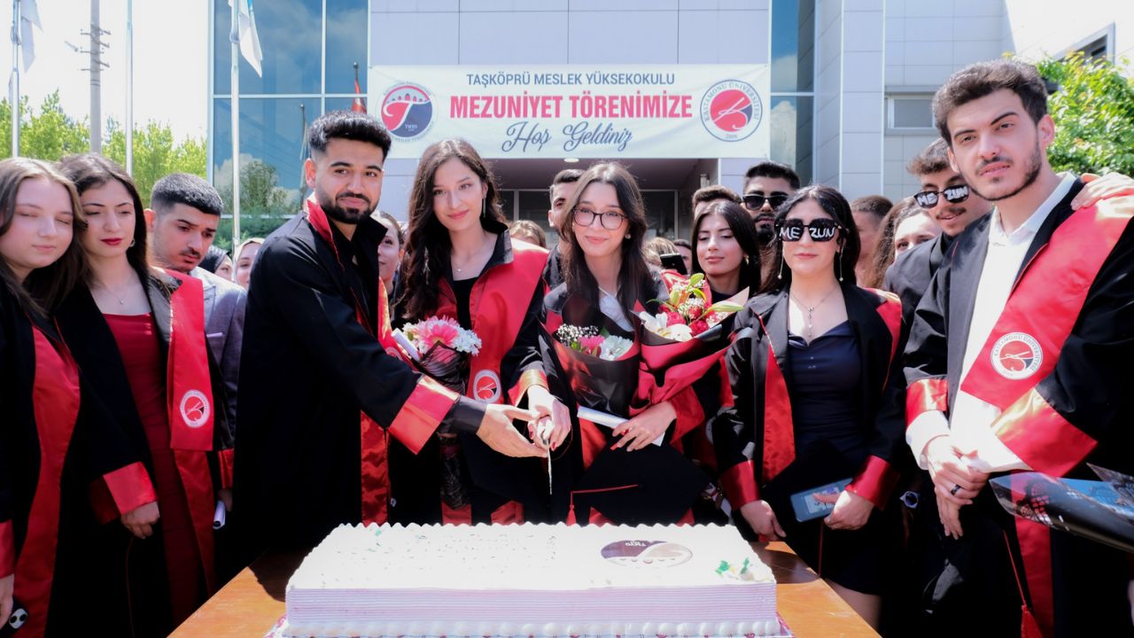 Taşköprü Myo’da Sahne Onlarındı Mezuniyet Töreni Göz Kamaştırdı (1)