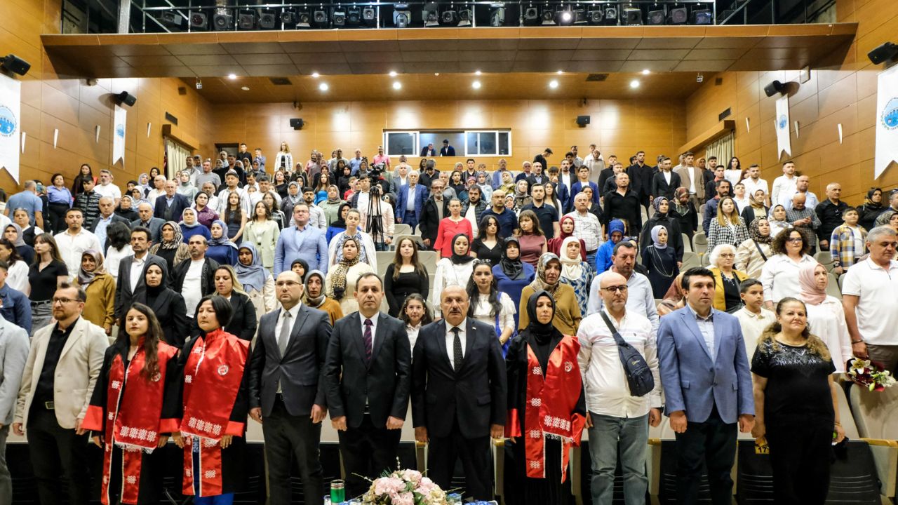 Taşköprü Myo’da Sahne Onlarındı Mezuniyet Töreni Göz Kamaştırdı (6)
