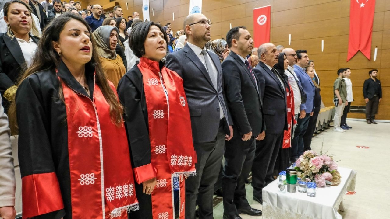 Taşköprü Myo’da Sahne Onlarındı Mezuniyet Töreni Göz Kamaştırdı (7)