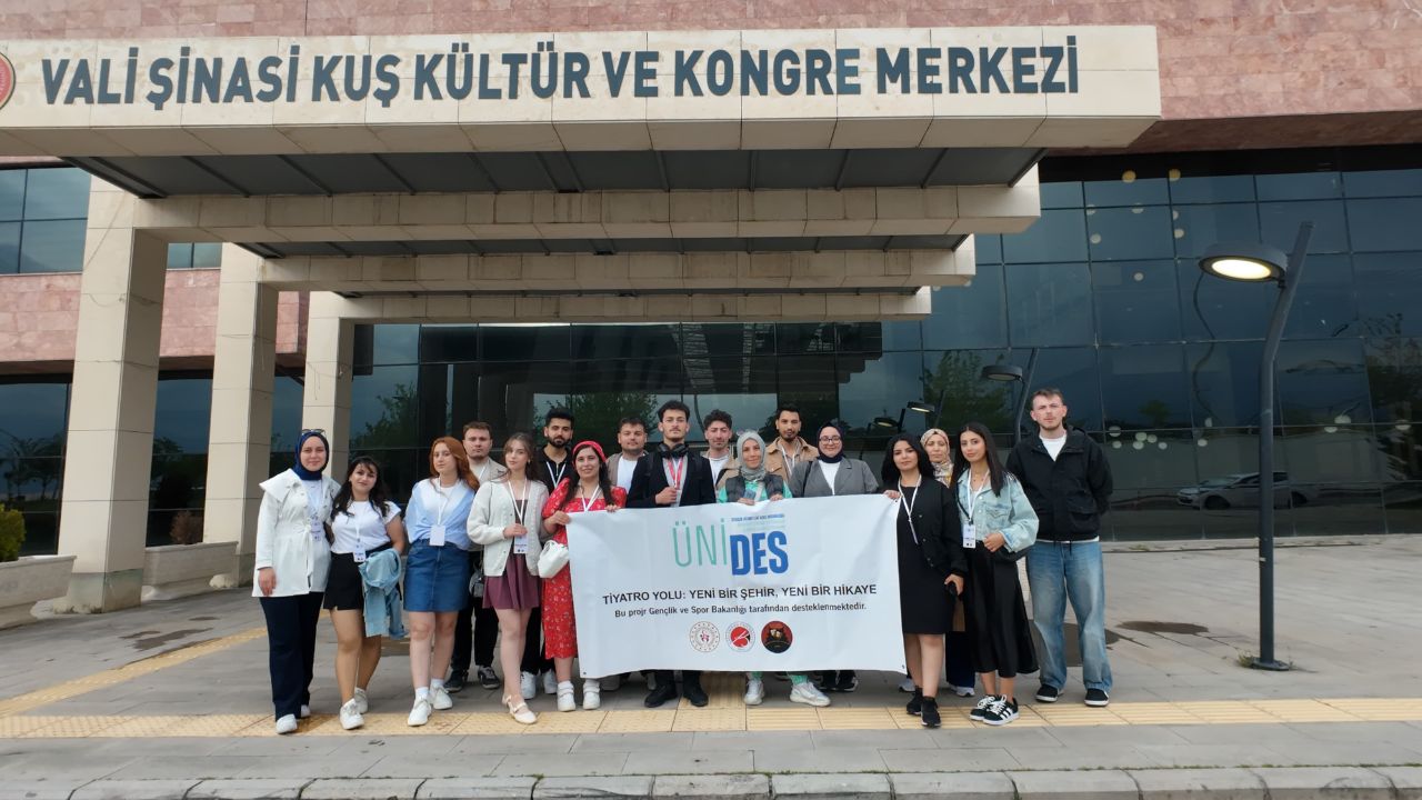 Taşköprü Myo’lu Gençler Ulusal Tiyatro Festivali’nde Sahne Aldı (1)