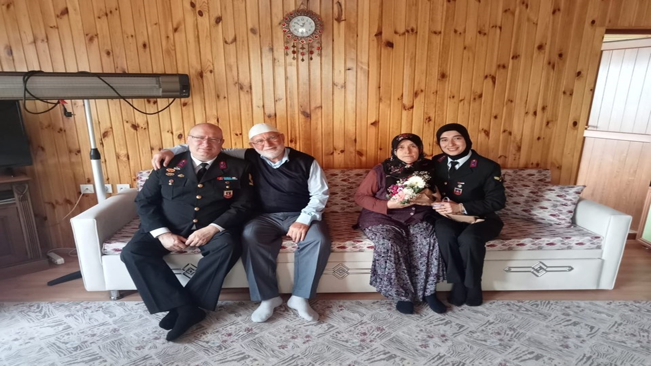 Taşköprü Şehit Anneleri Asker Çiçek (11)