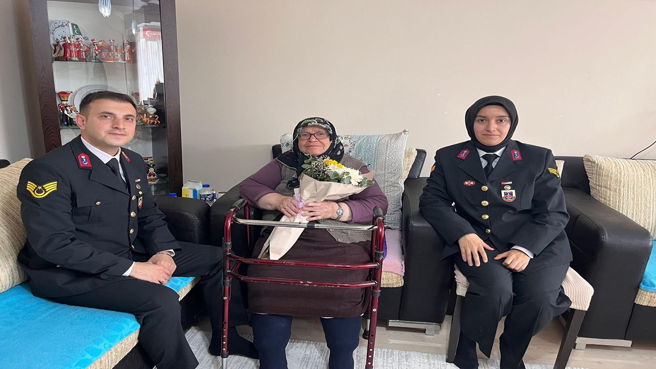 Taşköprü Şehit Anneleri Asker Çiçek (4)