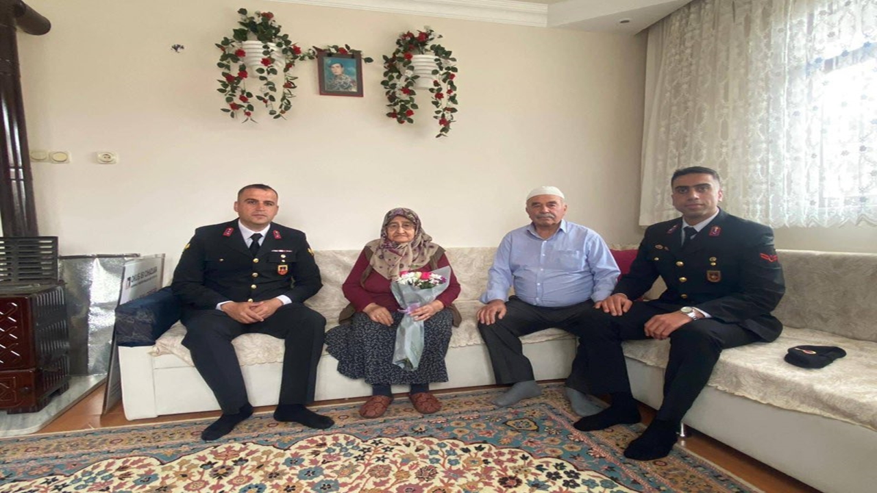 Taşköprü Şehit Anneleri Asker Çiçek (8)