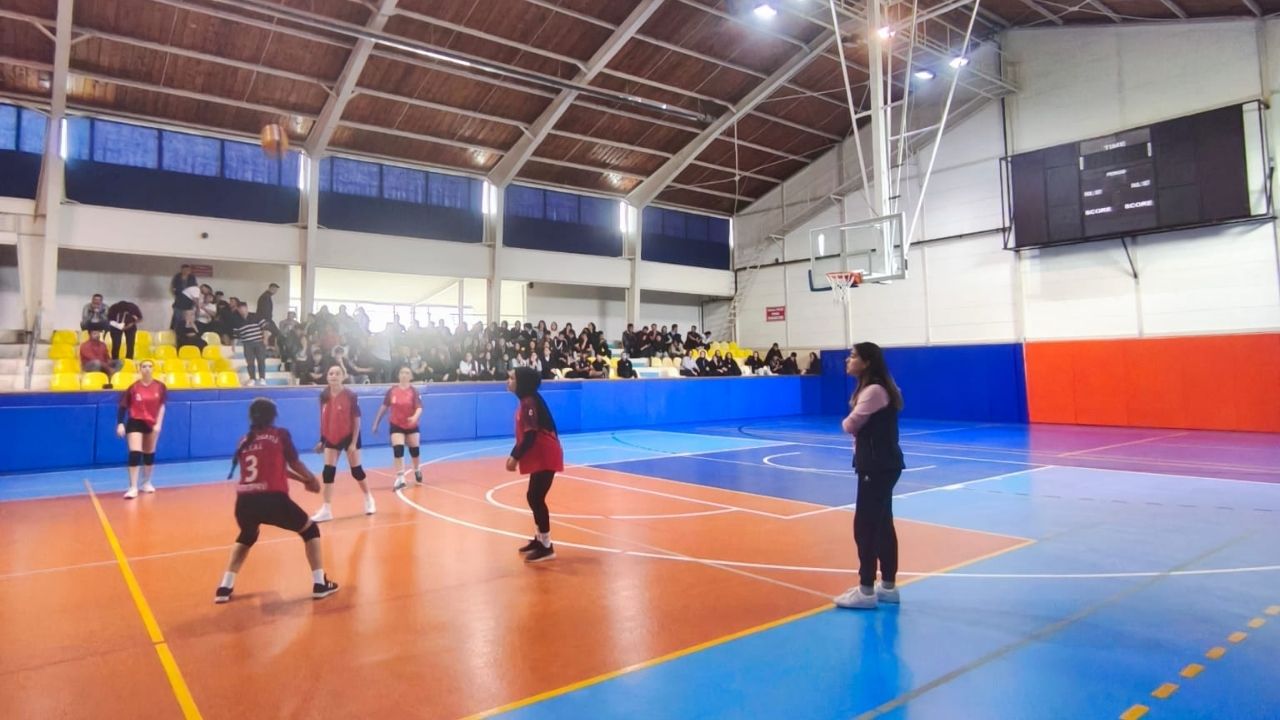 Taşköprü’de 19 Mayıs Coşkusu Voleybol Şenlikleriyle Başladı (1)