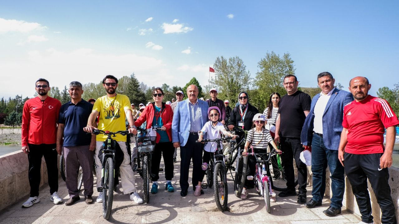 Taşköprü’de 19 Mayıs’a Özel Bisiklet Turu Gençler Pedallara Bayram İçin Bastı (11)