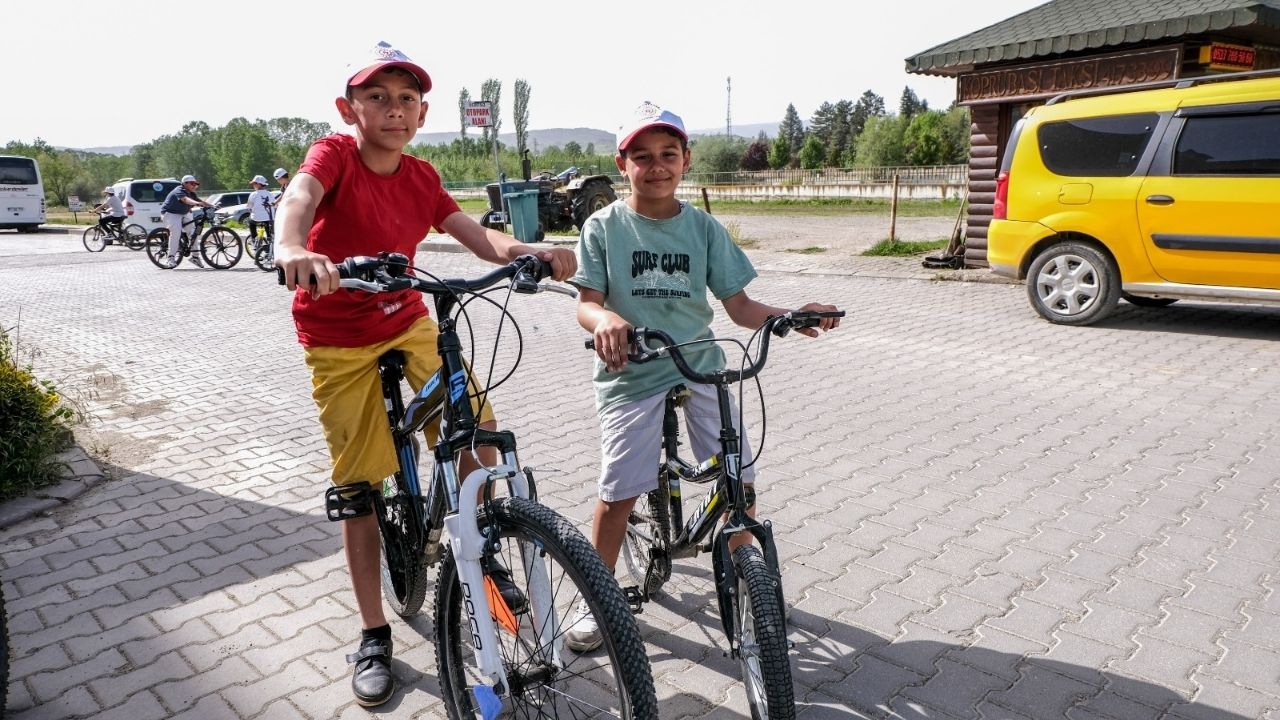 Taşköprü’de 19 Mayıs’a Özel Bisiklet Turu Gençler Pedallara Bayram İçin Bastı (3)