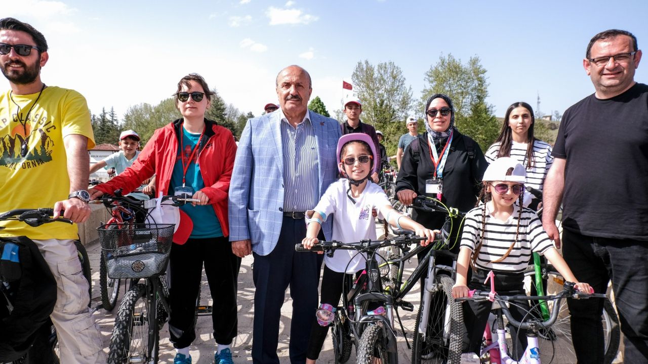 Taşköprü’de 19 Mayıs’a Özel Bisiklet Turu Gençler Pedallara Bayram İçin Bastı (9)