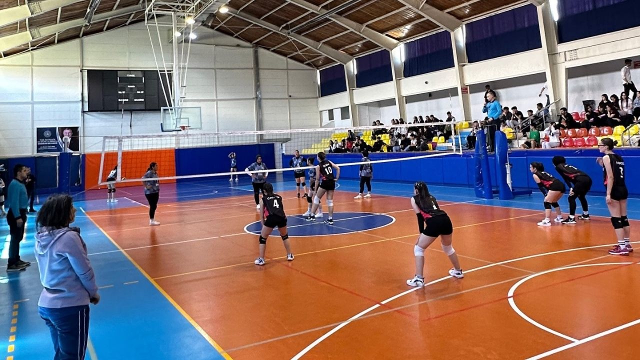 Taşköprü’de 19 Mayıs’a Özel Voleybol Turnuvası Şampiyon Belli Oldu! (2)