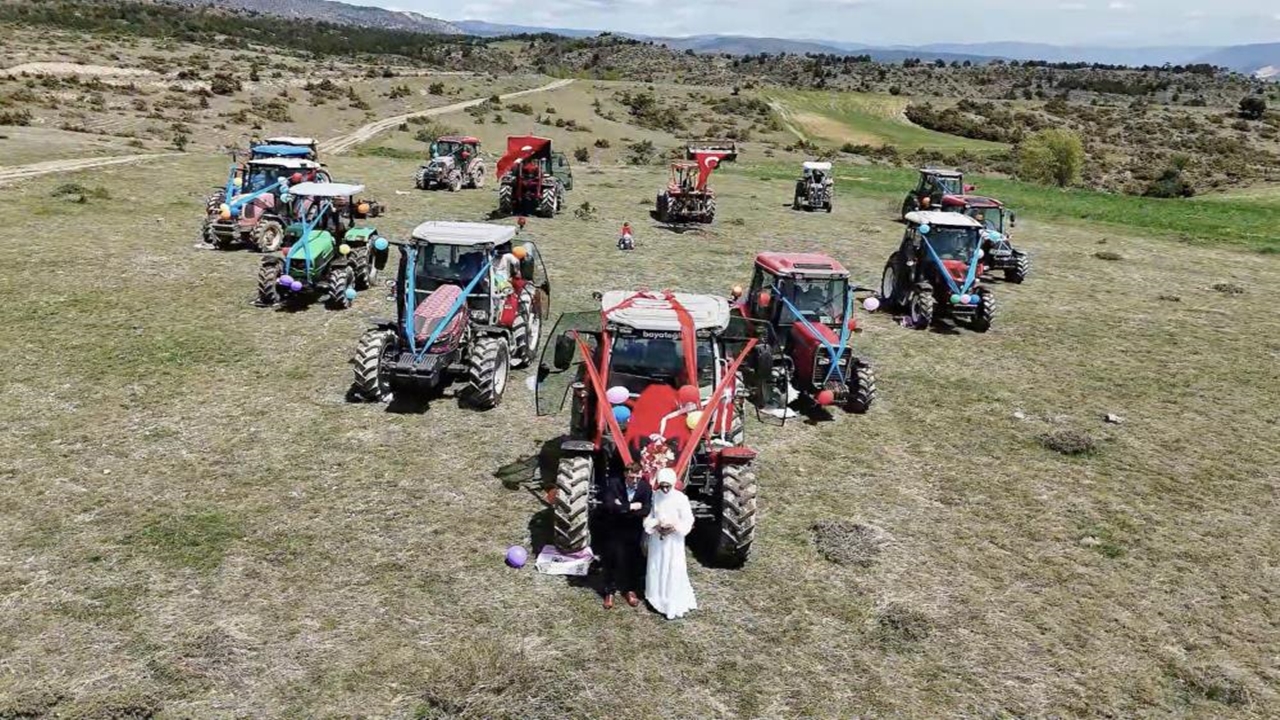 Taşköprülü Çiftçi Çiftin Traktör Konvoyu (4)