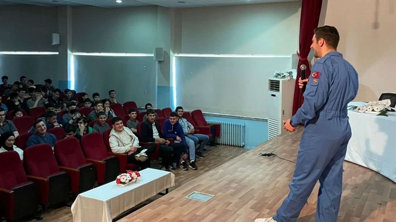 Türk Hava Kurumu’nun 100. Yılında Taşköprü’de Gençlere İlham Veren Ziyaret (2)