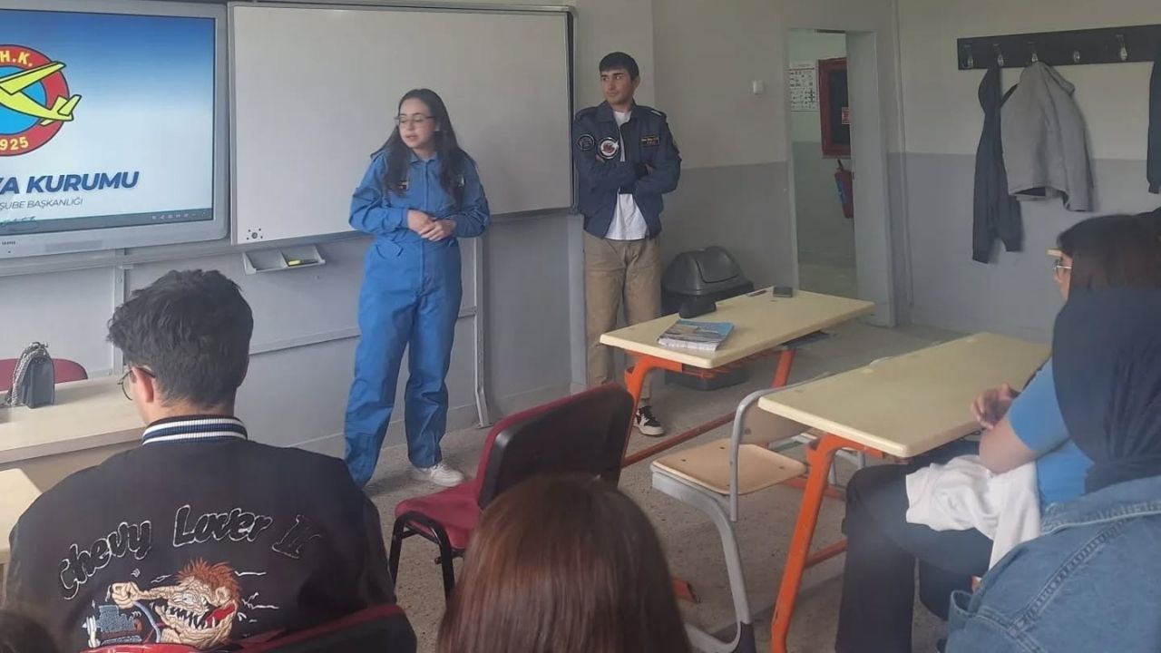 Türk Hava Kurumu’nun 100. Yılında Taşköprü’de Gençlere İlham Veren Ziyaret (4)