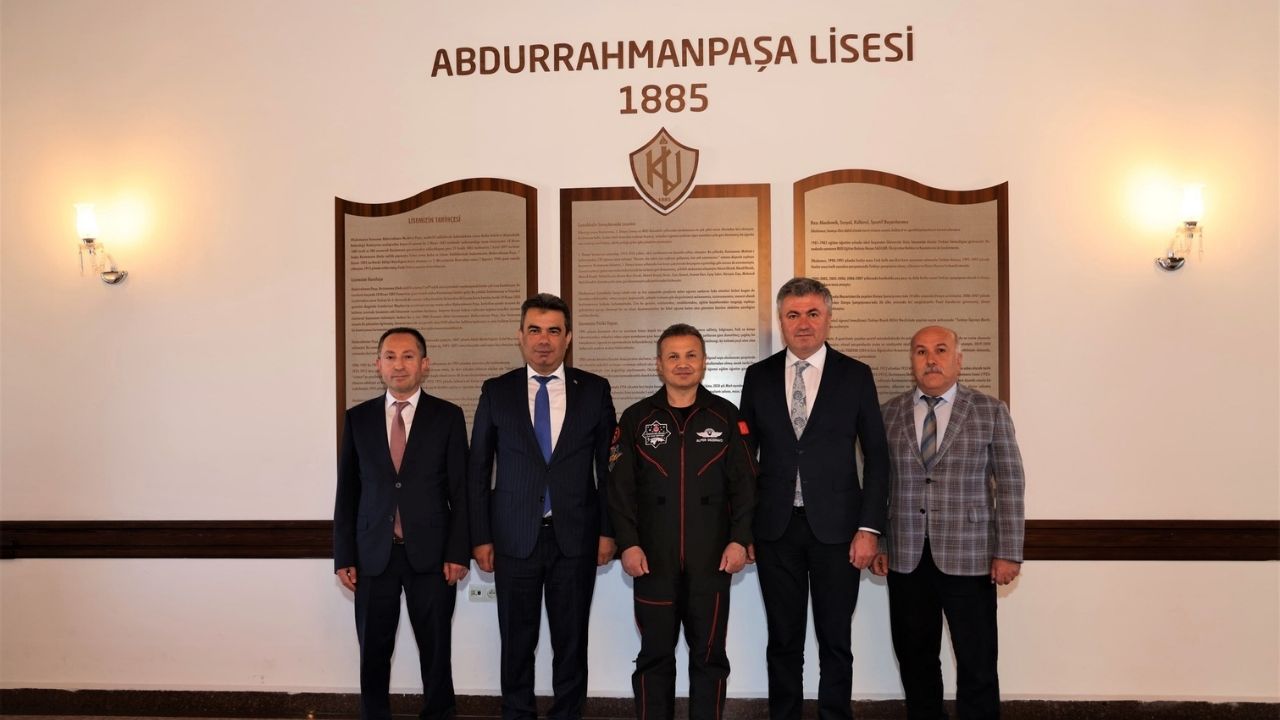 Türkiye'nin İlk Astronotu Gezeravcı Kastamonu’nun Asırlık Lisesinde (1)