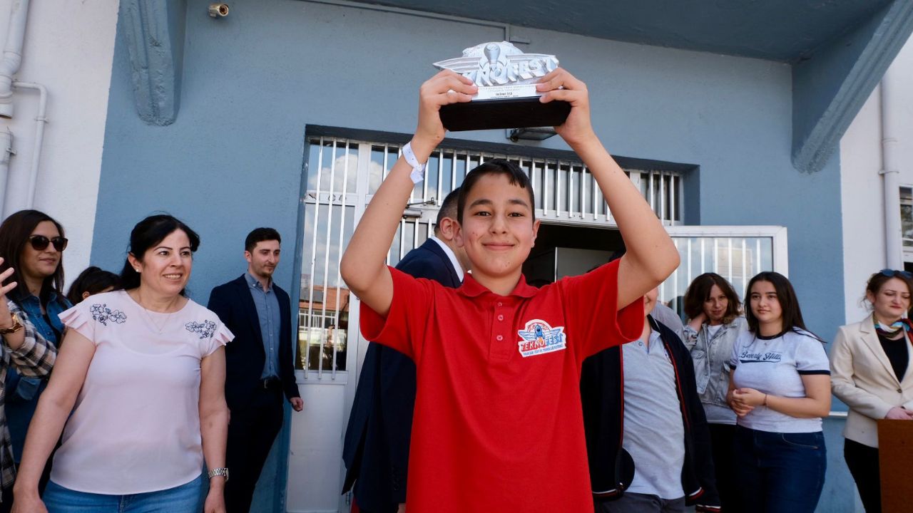 Uluslararası Başarıya Okulda Anlamlı Kutlama Taşköprü Robot Takımıyla Gururlandı (10)