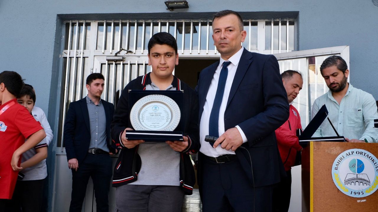 Uluslararası Başarıya Okulda Anlamlı Kutlama Taşköprü Robot Takımıyla Gururlandı (12)