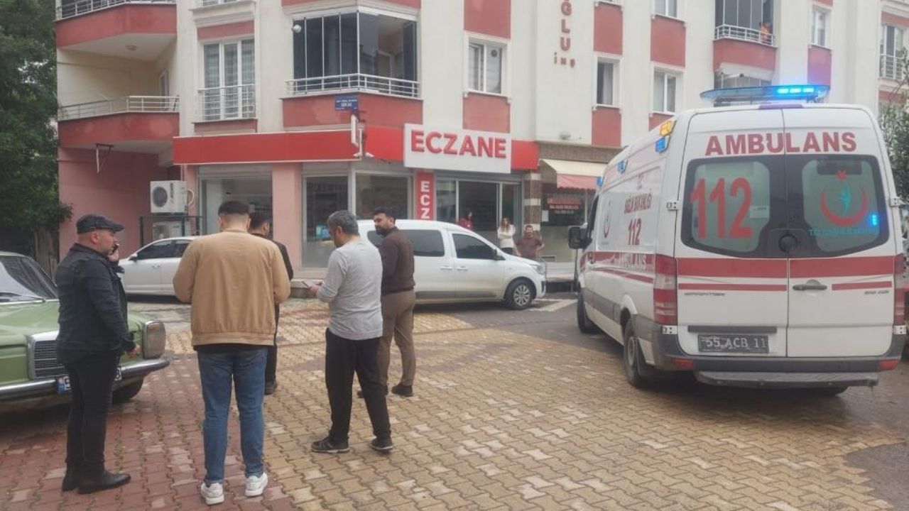 Yalnız Yaşayan Kadın 4. Kattan Zemine Düştü Durumu Kritik (2)
