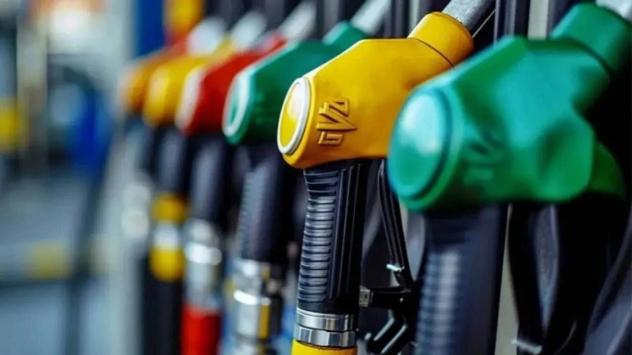 Akaryakıt Fiyatlarına Yeni Zam Benzin 50 Tl’yi Aştı, Motorine De Artış Yolda
