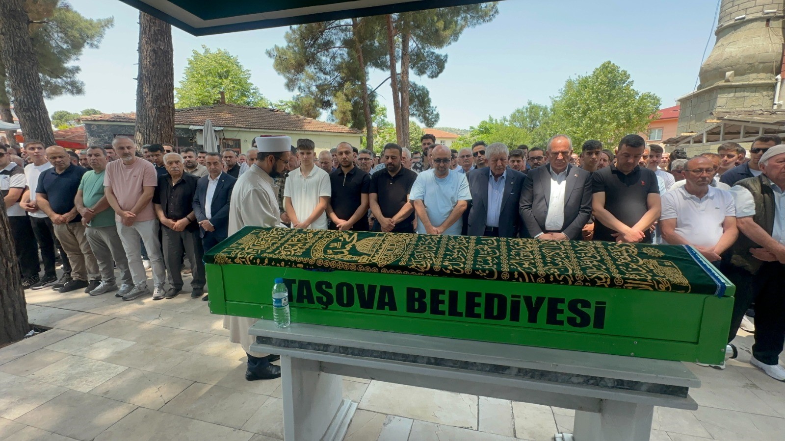 Feci Kaza Otomobiller Çapıştı 1 Kişi Hayatını Kaybetti 2