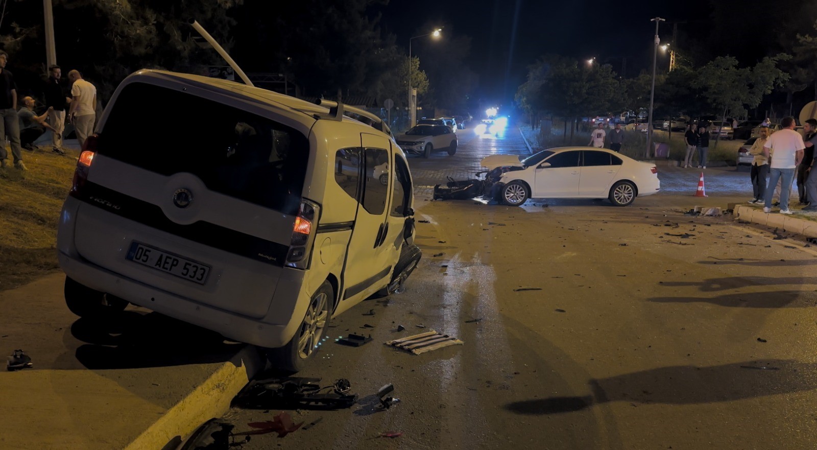 Feci Kaza Otomobiller Çapıştı 1 Kişi Hayatını Kaybetti 4
