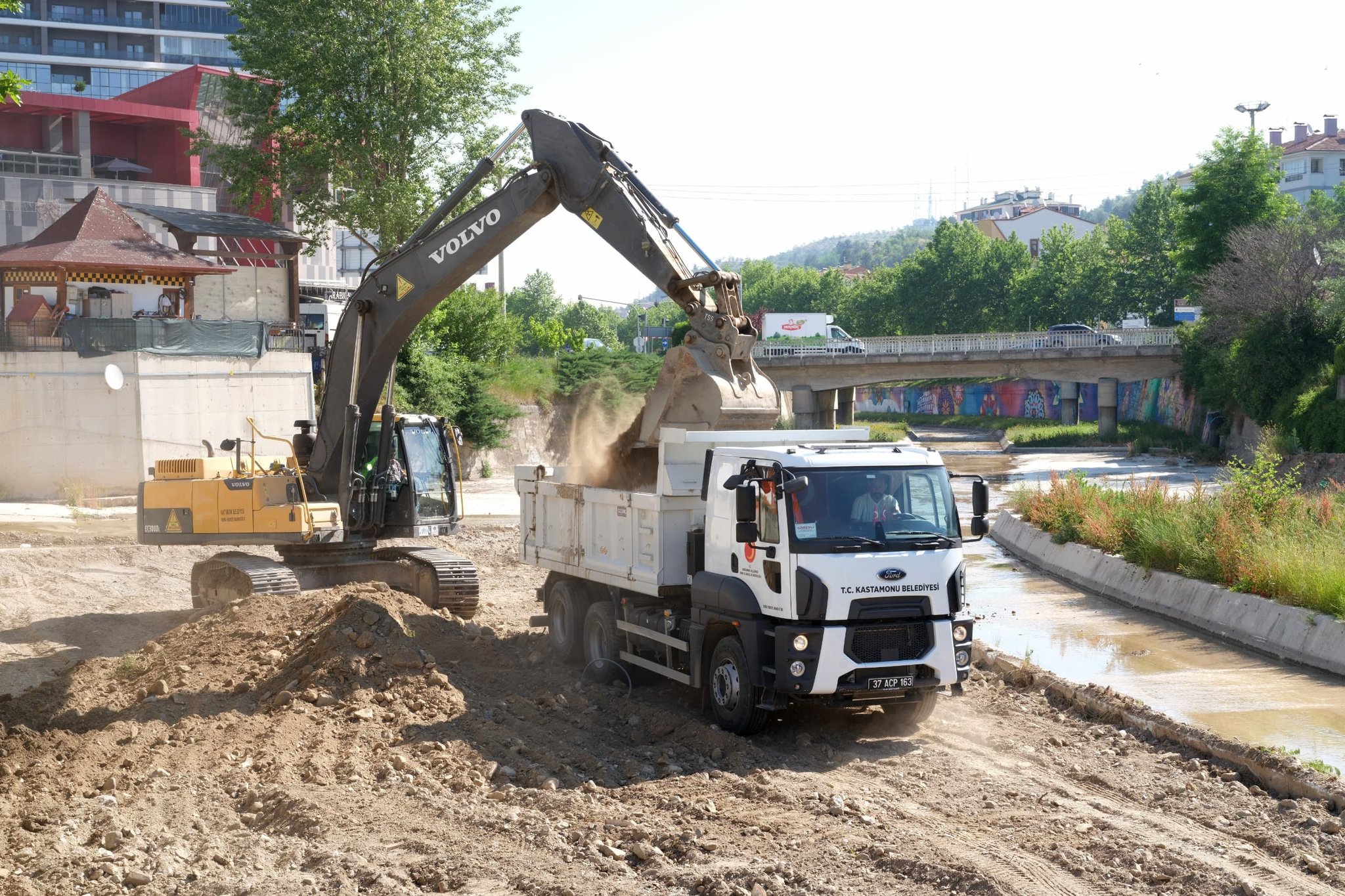 Kastamonu Belediye Başkanı Baltacı Sahada Çalışmaları Yerinde Takip Etti!