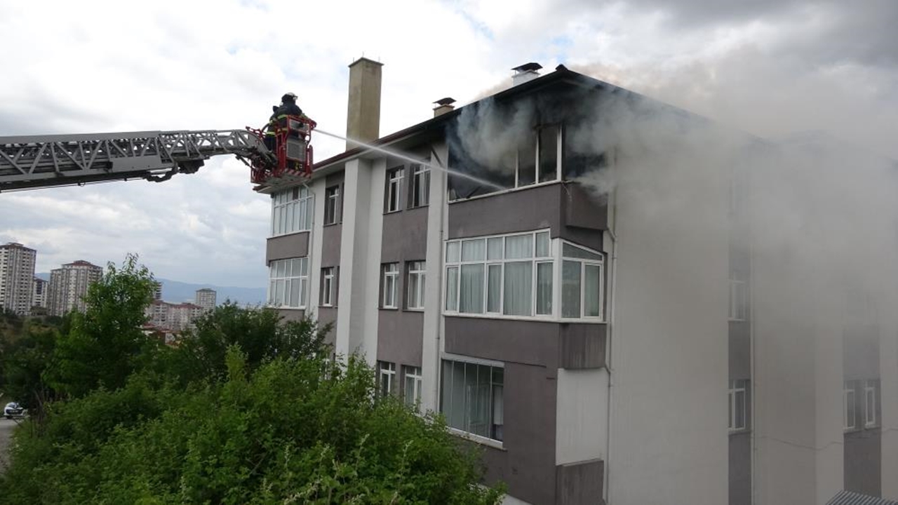 Kastamonu Da Çıkan Yangın Söndürüldü (4)