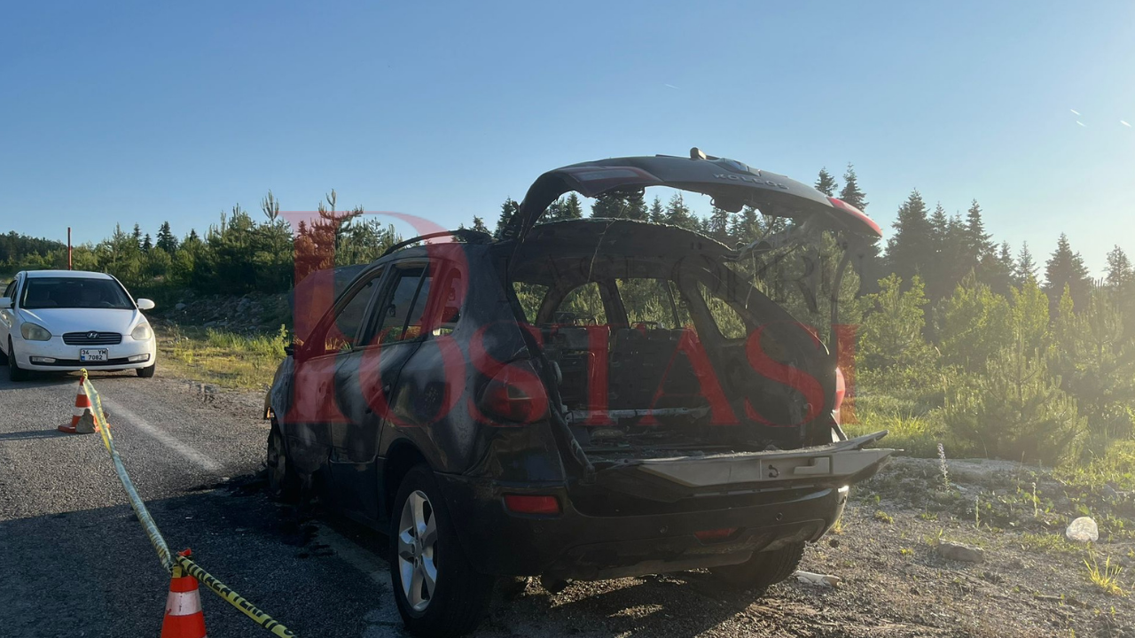 Kastamonu'da Araç Yangını Otomobil Küle Döndü! 2