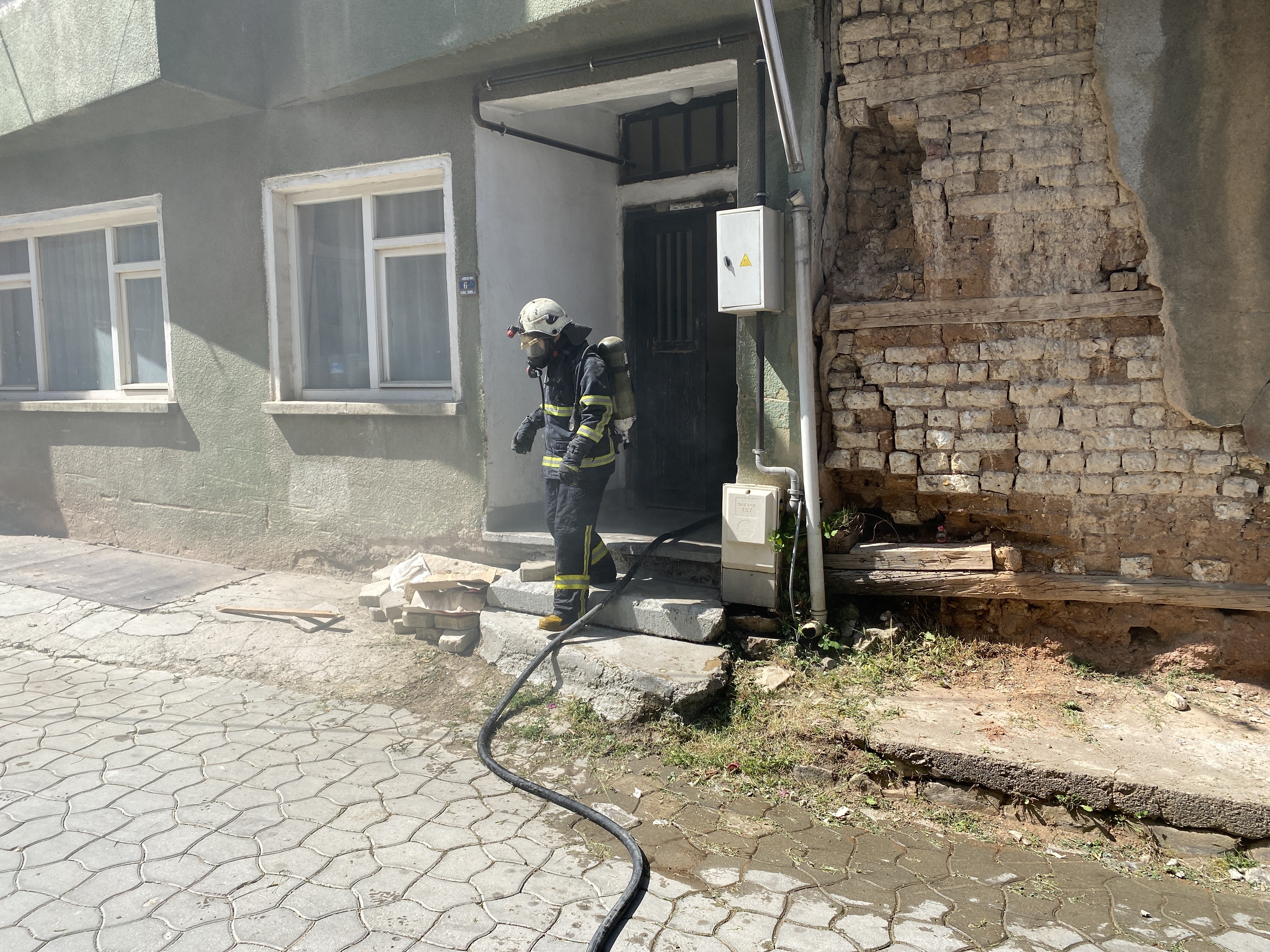 Kastamonu'da Binanın Bodrum Katında Yangın Korkuttu!-3