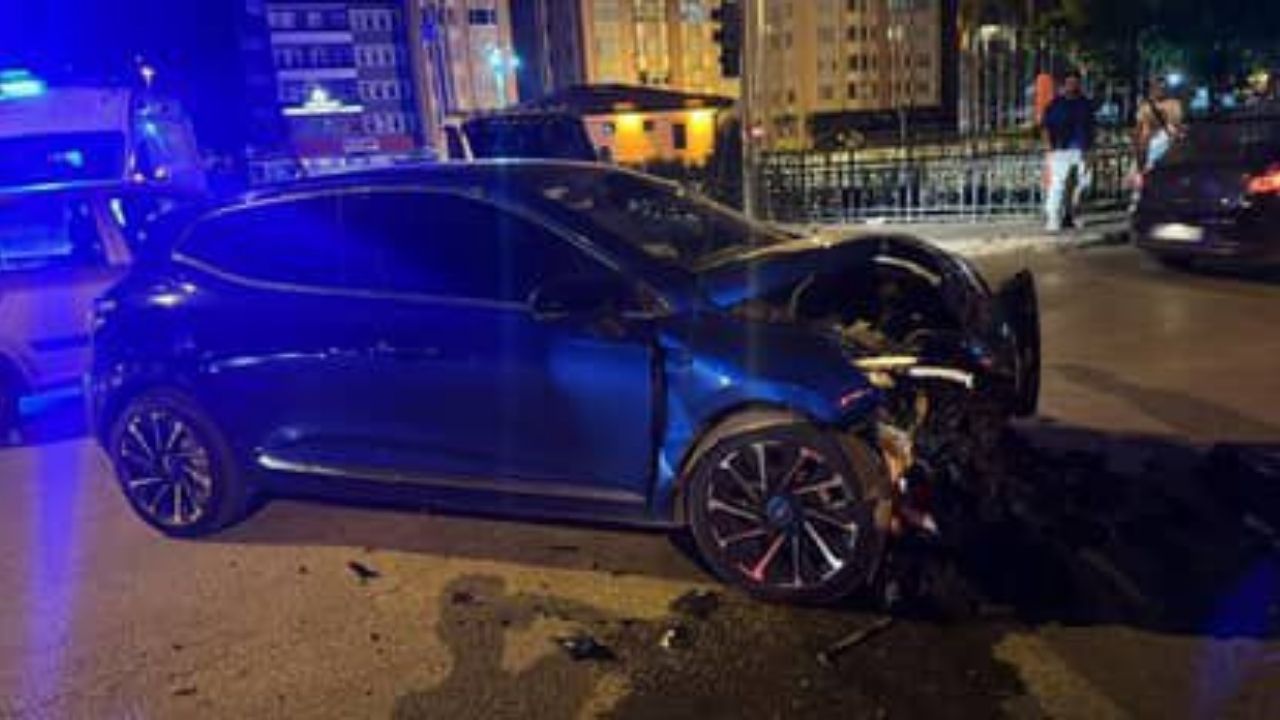 Kastamonu’da Feci Kaza Çarpışma Sonrası Araç Ters Döndü (2)