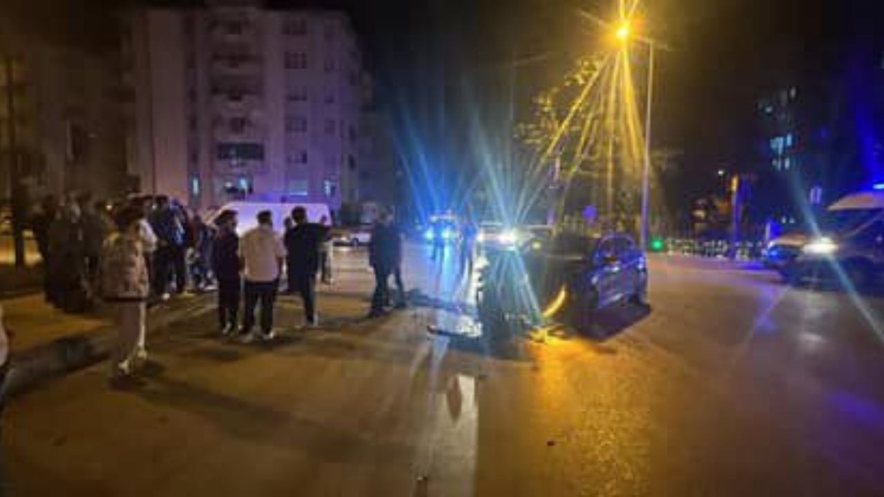 Kastamonu’da Feci Kaza Çarpışma Sonrası Araç Ters Döndü (3)