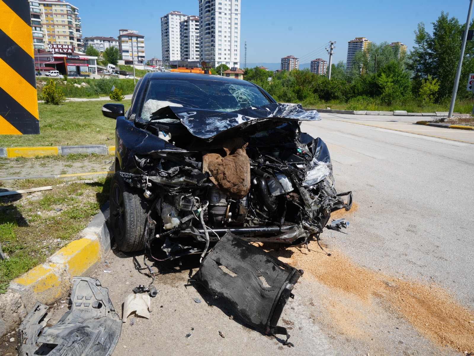 Kastamonu'da Feci Kaza! Otomobil Ile Kamyonet Çarpıştı 3 Yaralı! 44