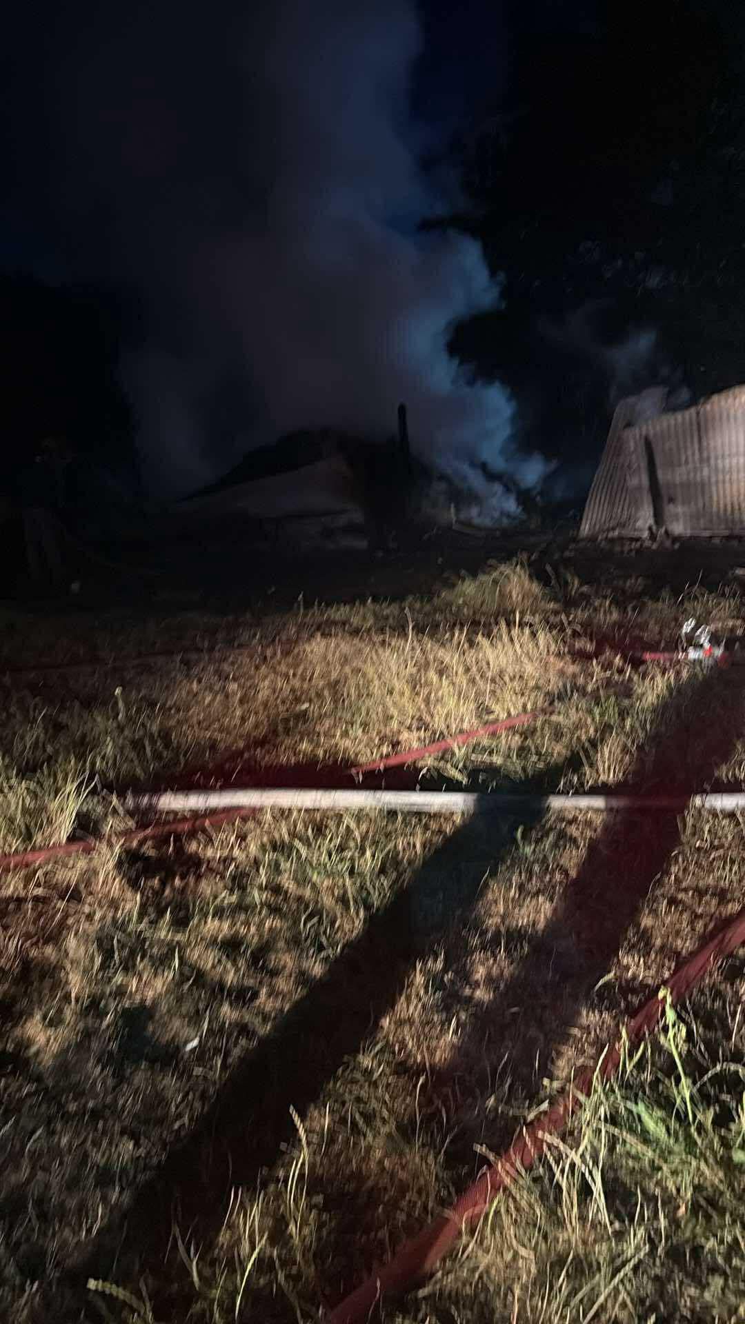 Kastamonu'da Feci Yangın 3 Samanlık, Odunluk Ve Garaj Kül Oldu! 5