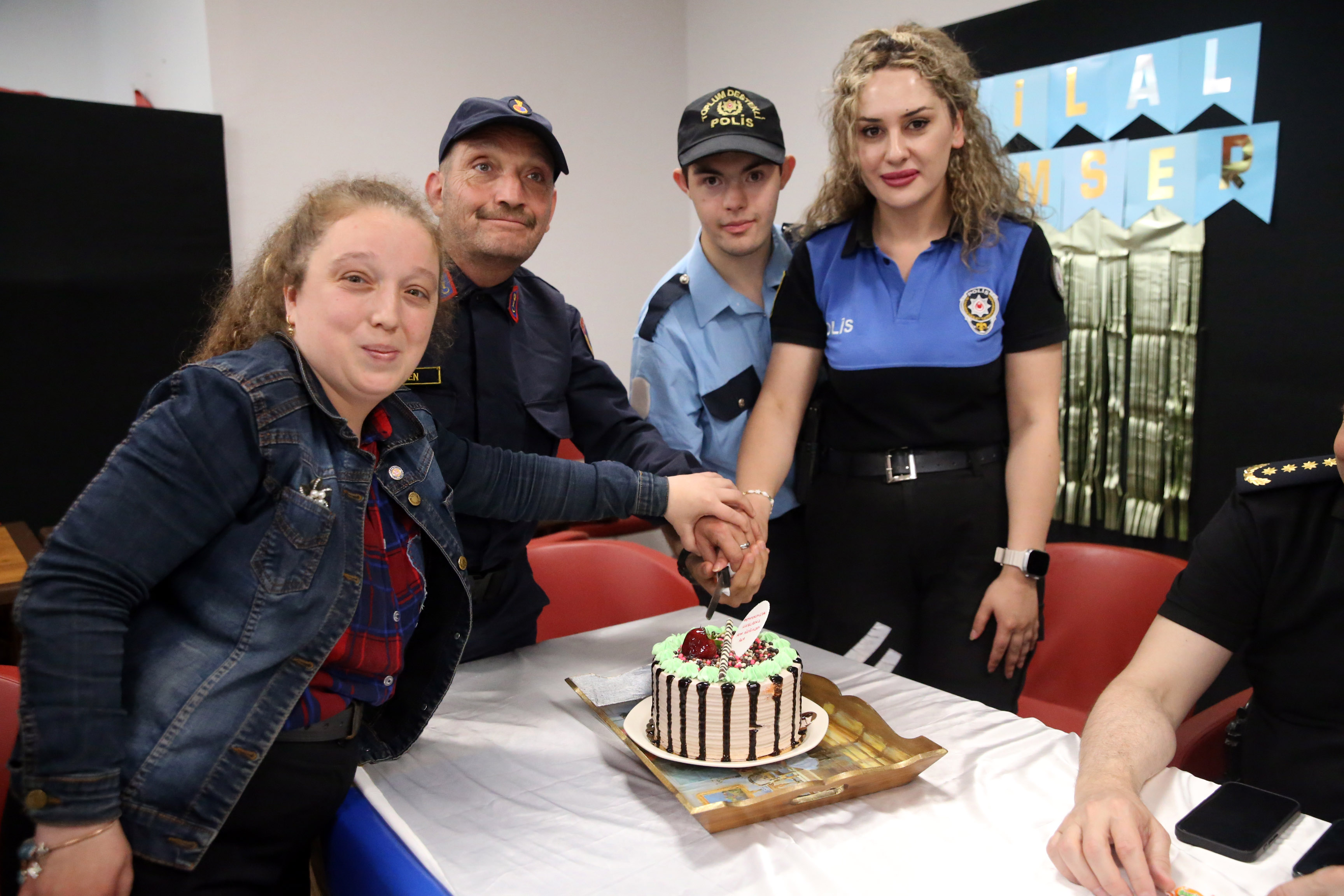 Kastamonu'da Görev Yapıyorlardı Tayini Çıkan Polis Ve Jandarmaya 'Özel' Veda! 1