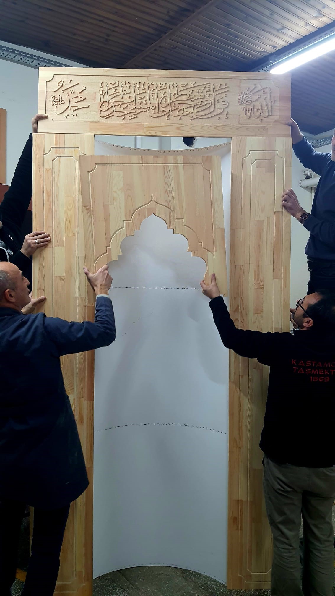 Kastamonu'da Mescidi Bayrama Hazırladılar, Ahşap Oyma Ile Yenilediler!