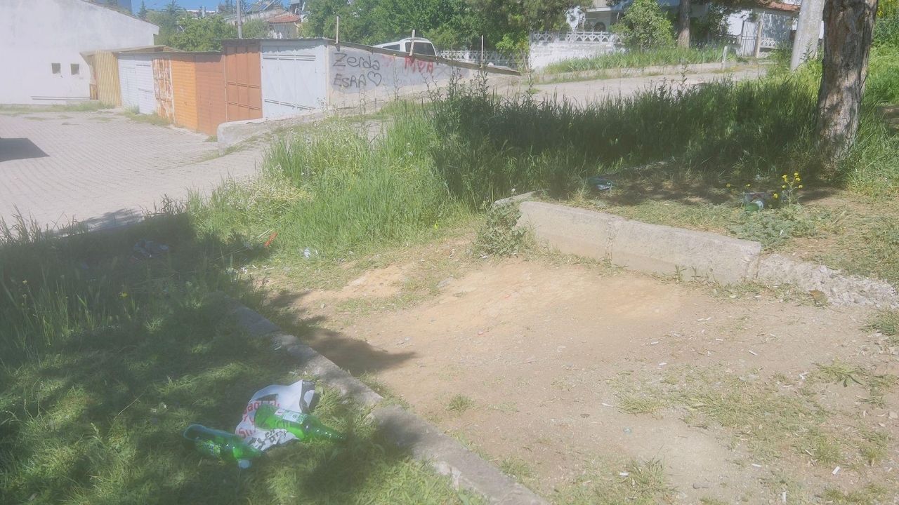 Kastamonu’da Park Çıkmazı Temizlik Ekipleri Bıktı, Vatandaşlar Tepkili! (1)-1