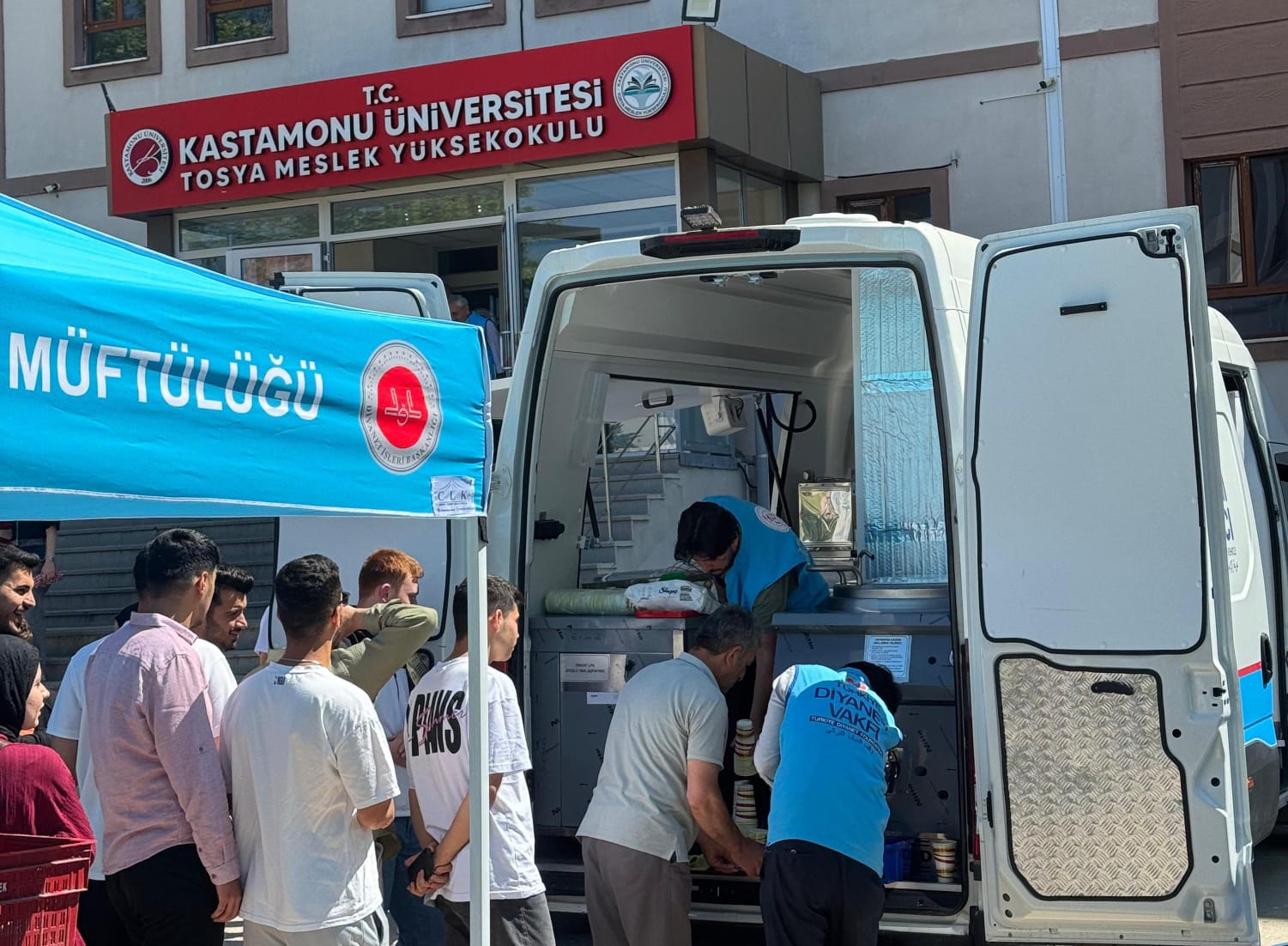 Kastamonu’da Sınav Yorgunluğuna Çorba İle Moral 400 Kişiye Sıcak İkram5