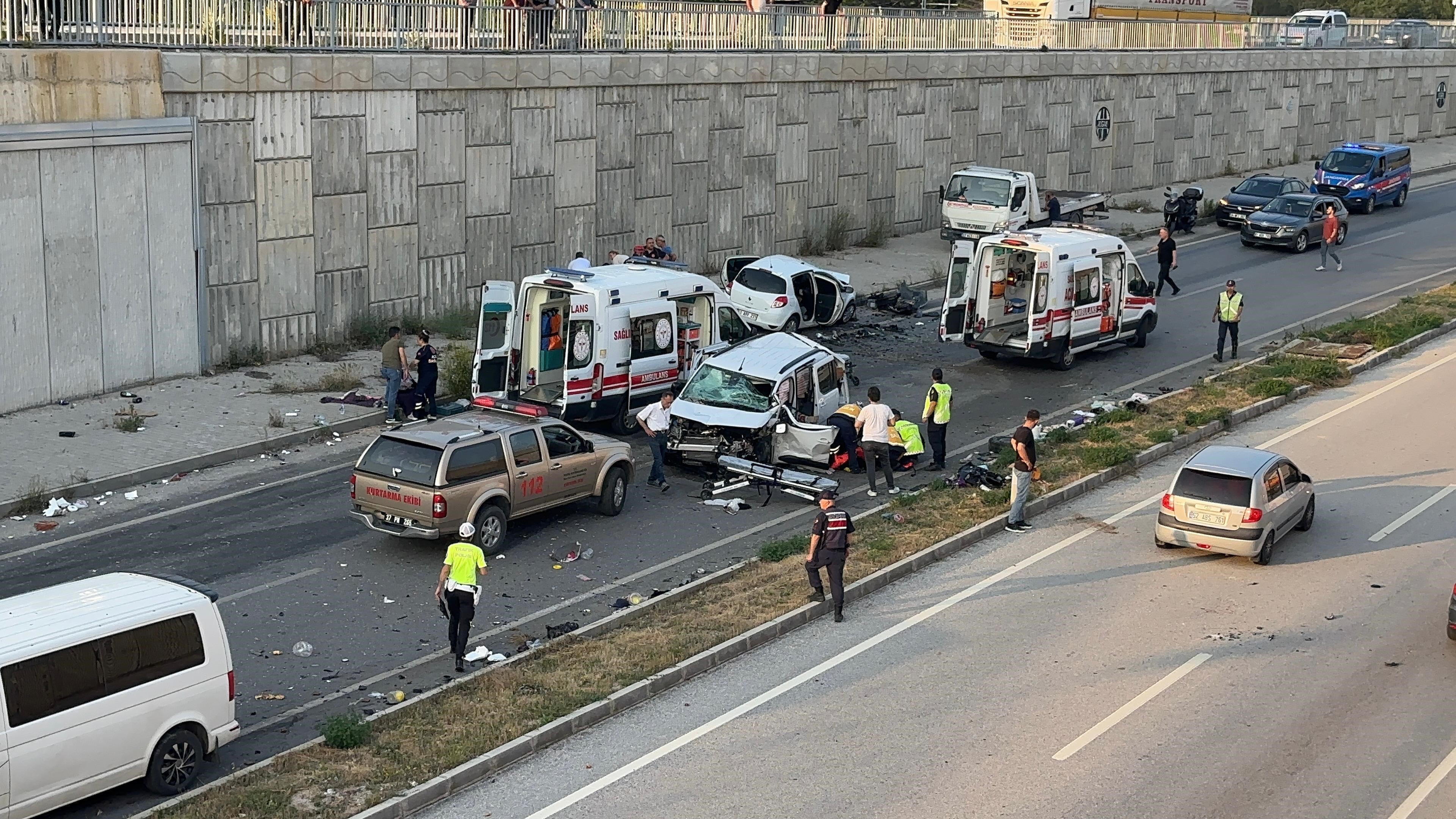 Kastamonu'daki Zincirleme Kazada Detaylar Belli Oldu 4'Ü Çocuk 9 Yaralı! 12