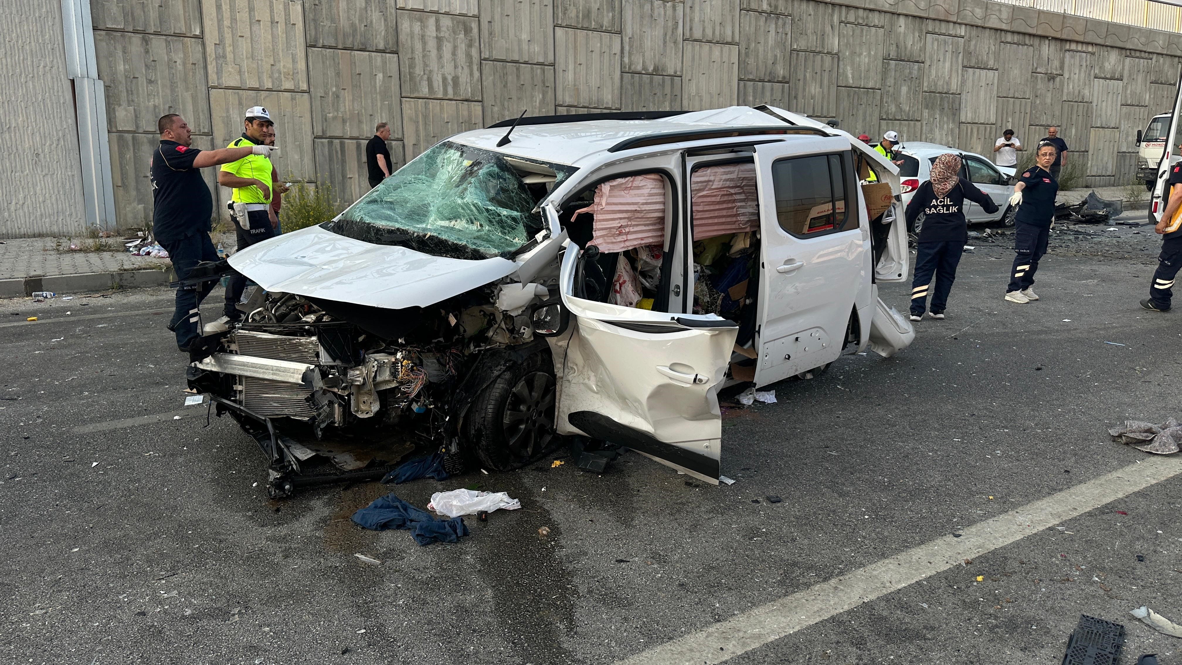 Kastamonu'daki Zincirleme Kazada Detaylar Belli Oldu 4'Ü Çocuk 9 Yaralı! 3