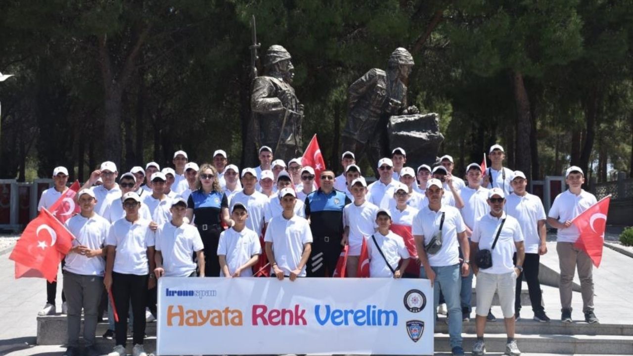 Kastamonu’dan Çanakkale’ye Tarihi Yolculuk Gençler Şehitlikleri Ziyaret Etti (3)