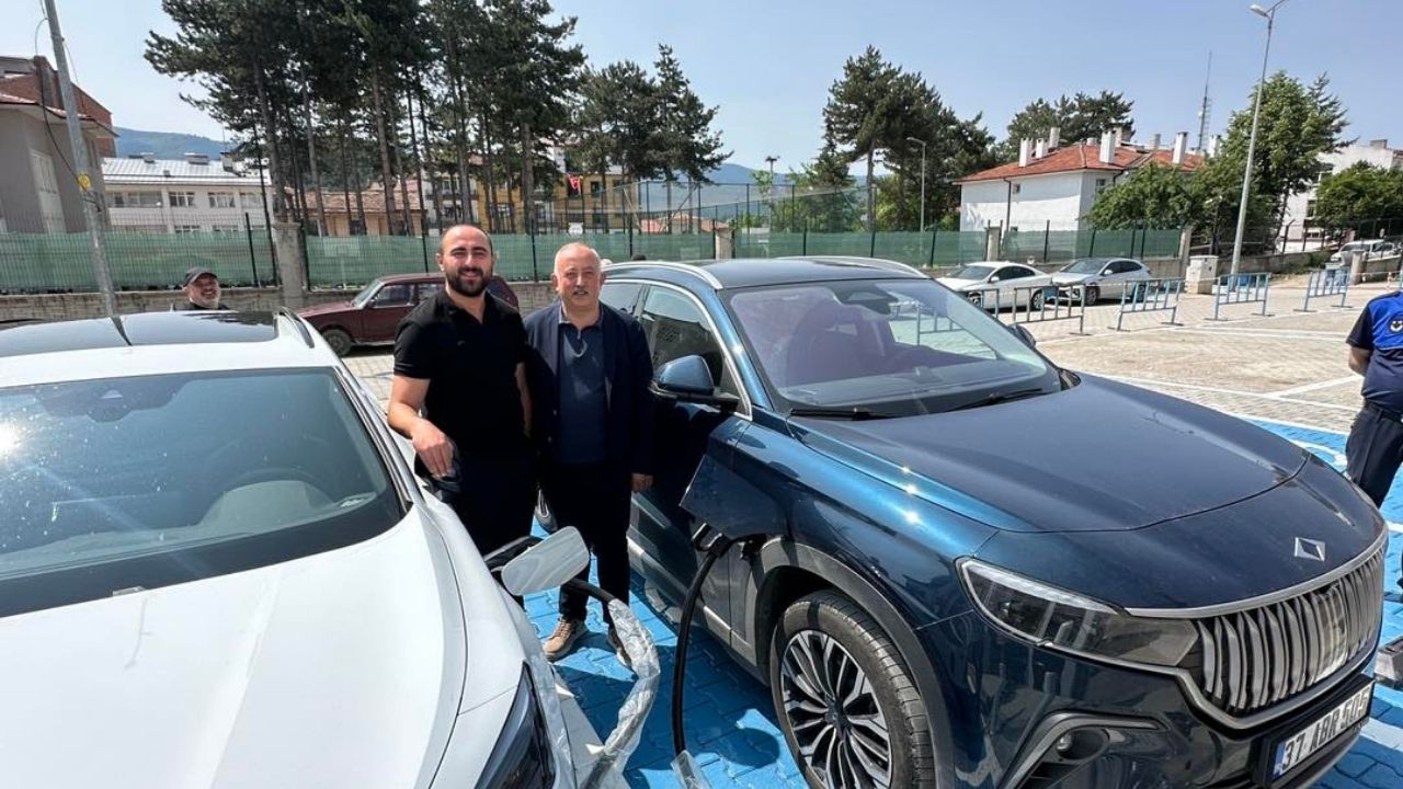 Kastamonu'nun Araç İlçesinde Elektrikli Araç Şarj İstasyonu Hizmete Açıldı (2)