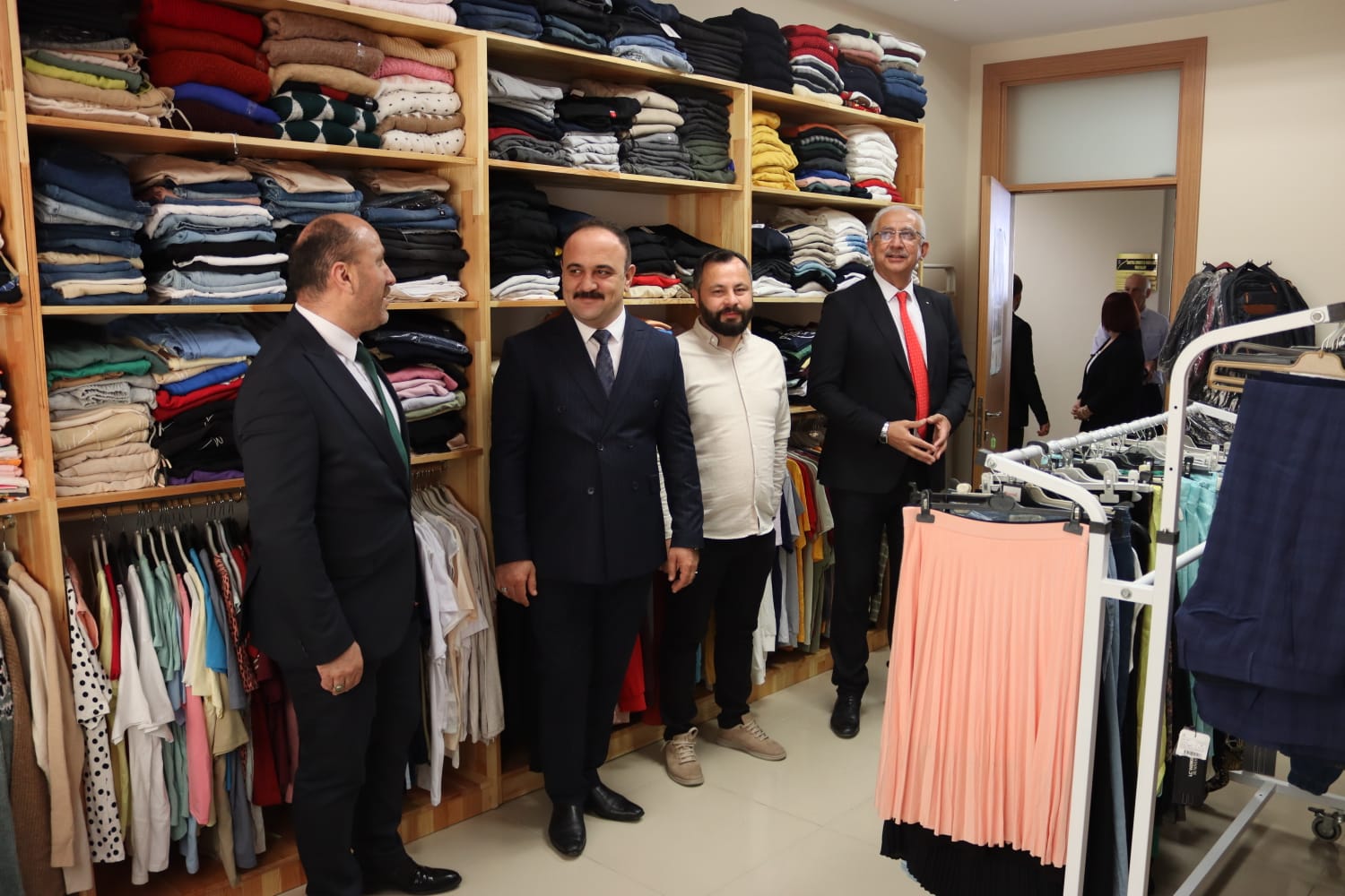 Kastamonu'nun Ilçe Adliyesinde Sosyal Market Açıldı Taşköprülü Başkan Da Katıldı