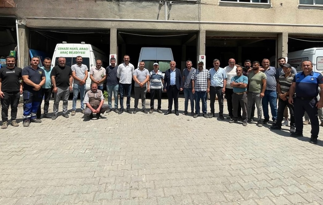 Kastamonu'nun Ilçesinde Belediye Personeliyle Bayramlaştı