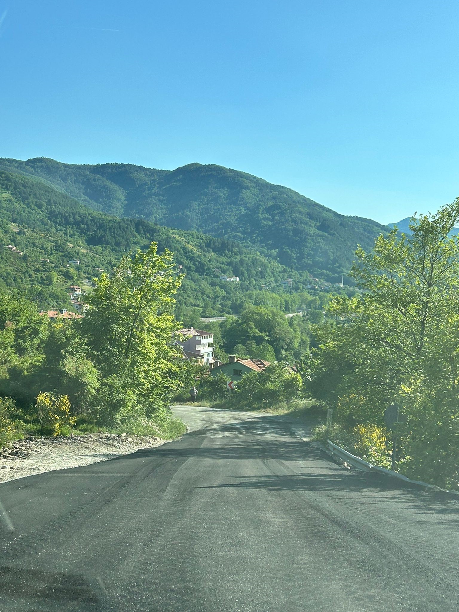 Kastamonu'nun Ilçesinde Heyelan Sebebiyle Ulaşıma Kapanan Yol Açıldı 1