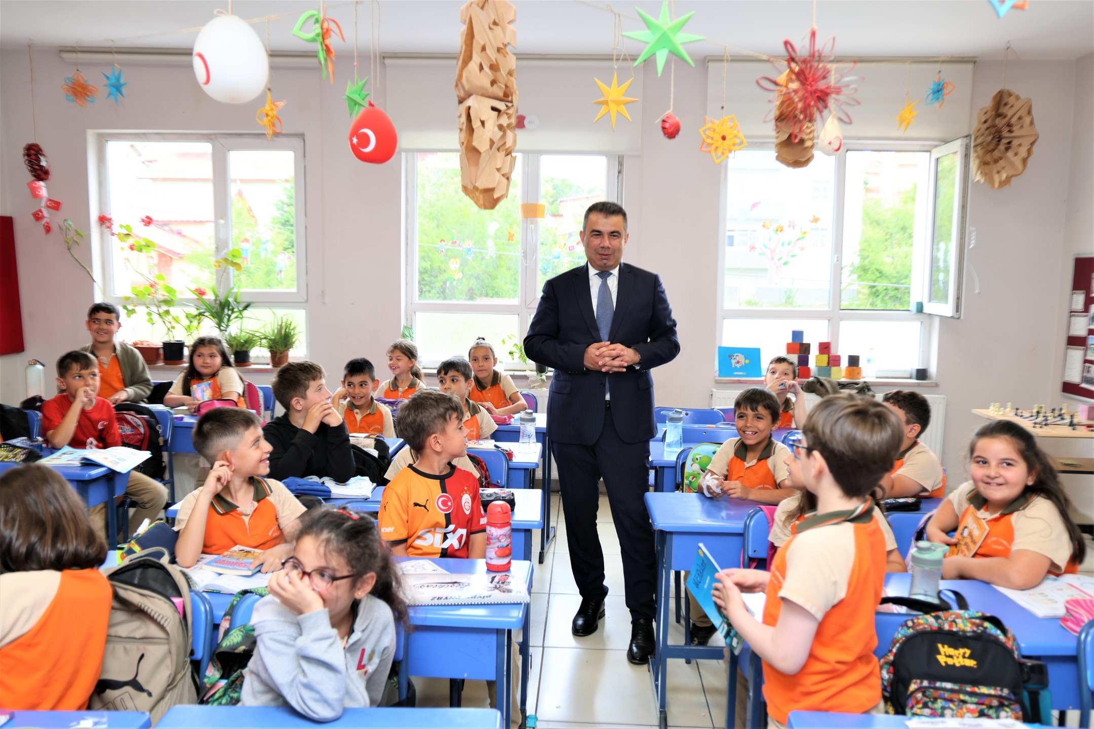 Kastamonu'nun Ilçesinde Öğrencilerle Buluştu 'Bu Yıllar Çok Kıymetli Bir Zaman Dilimidir' 5