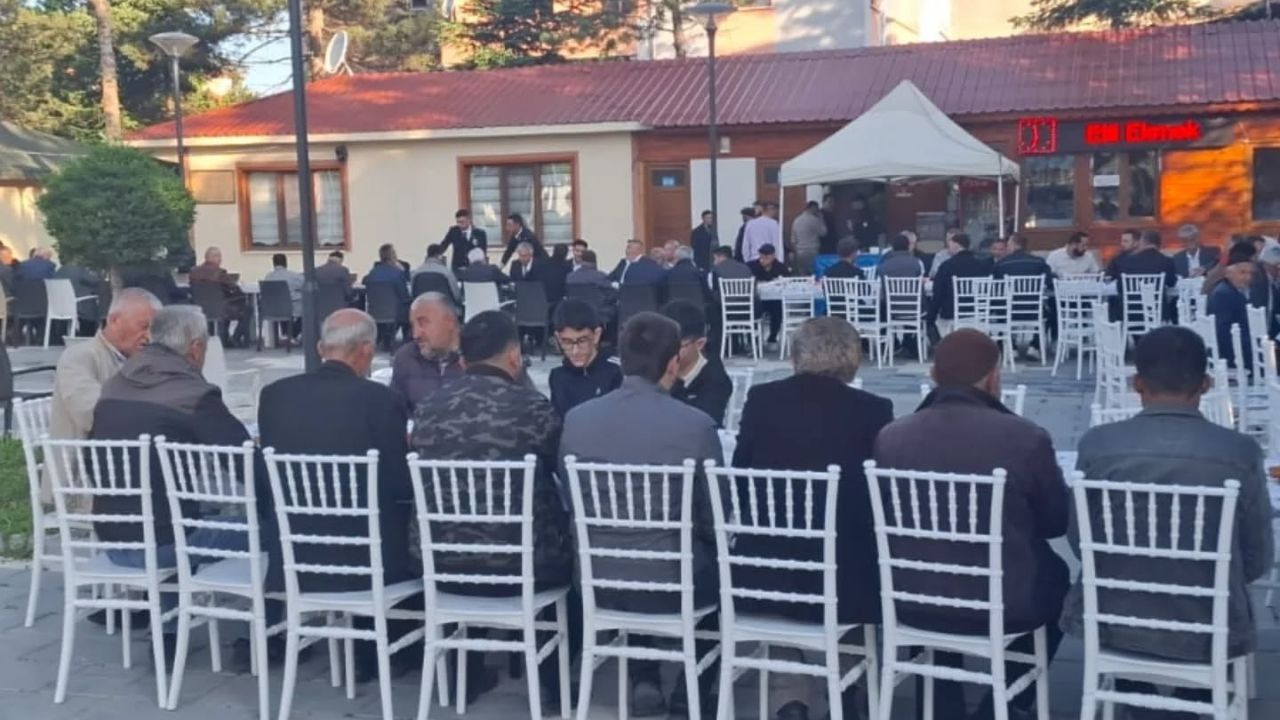 Kastamonu’nun Ilçesinde Vatandaşlar, Kahvaltıda Bayramlaştı (1)
