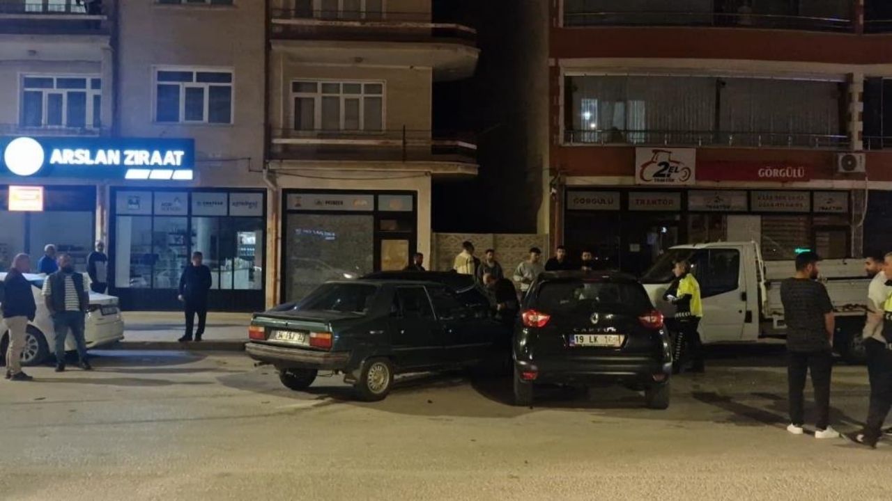 Kavşakta Feci Kaza 1 Kişi Yaralandı! (1)