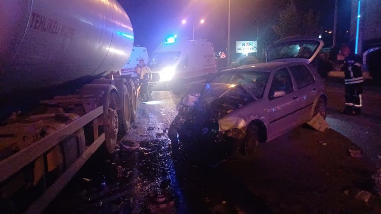Korkunç Kaza Karşı Şeride Geçerek Tankerle Çarpıştı 1 Ölü! (2)
