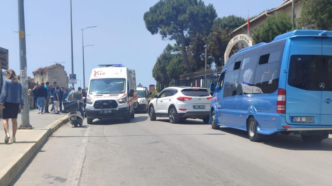 Motosiklet Ve Otomobil Kafa Kafaya Çarpıştı, 2 Yaralı! (2)